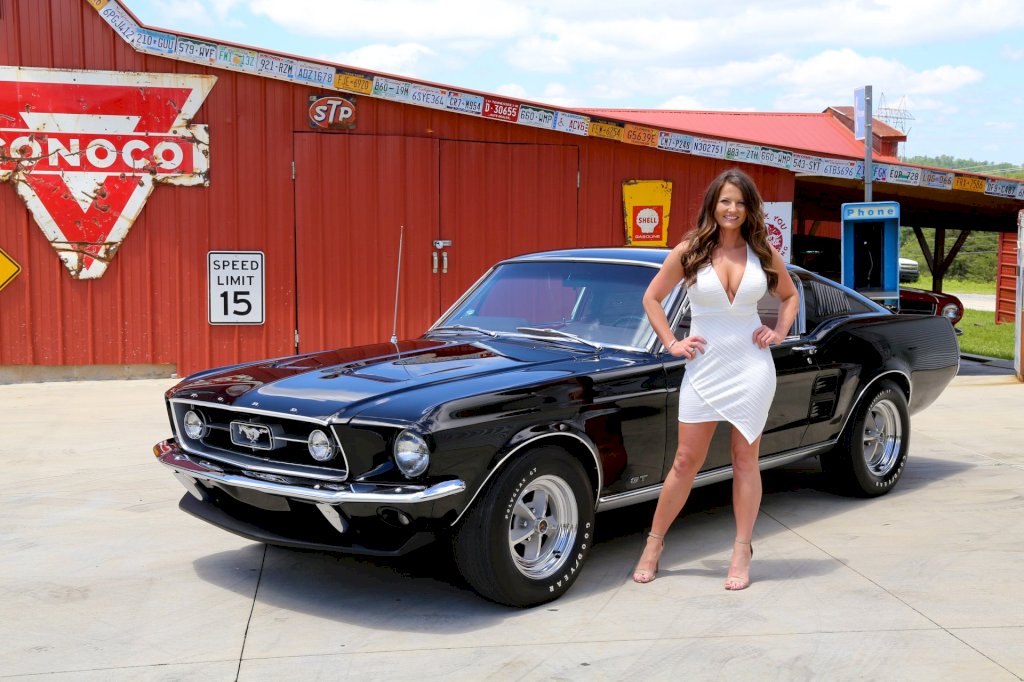 You're vintage car lovers? Check The 1967 Ford Mustang now!