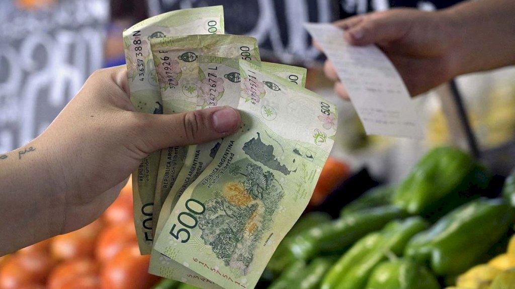Argentina's sky-high inflation rate reaches 100%