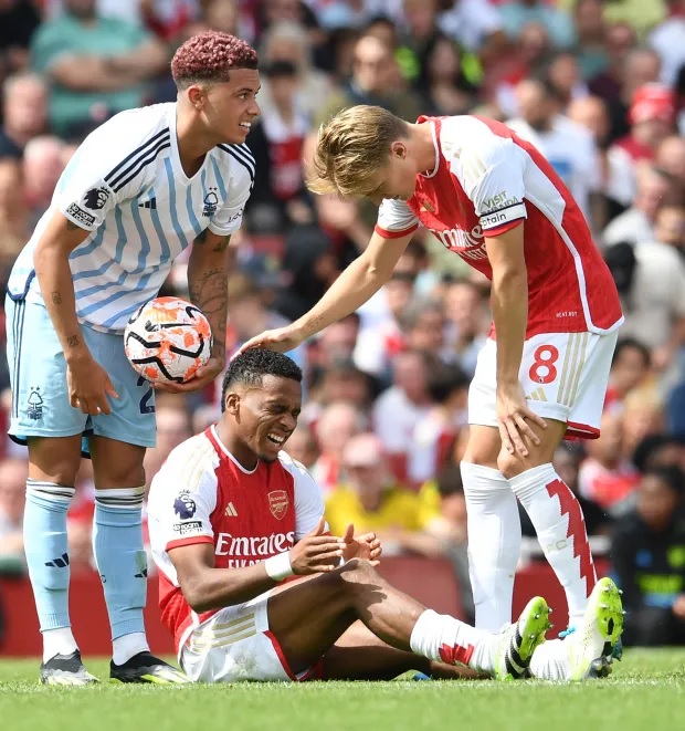 "Arsenal and Barcelona Eye Manchester City Outcast Amid Timber's Injury"
