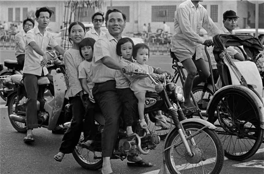 Hình ảnh hiếm về những chiếc xe gắn máy tại Miền Nam trước những năm 1975 _ GXNC