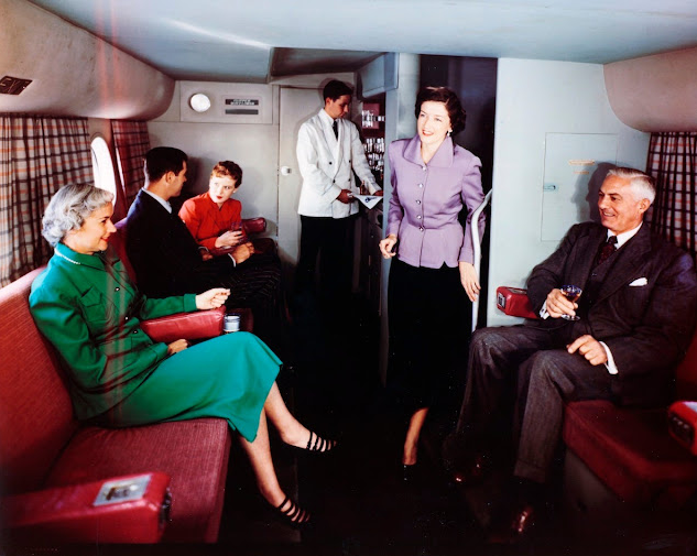 These 16 Vintage Photographs Show How Glamorous Flying Used to Be in the 1950s _ Nostalgic US