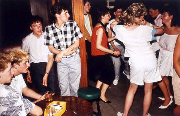 Dance, Drink, and Sweat: Bustling Photos of Youth Parties From the 1980s _ Nostalgic US Treasures
