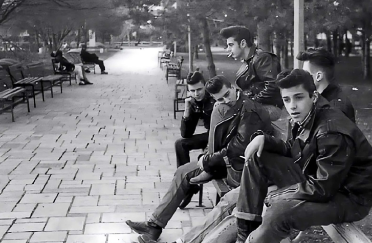 Greasers of the 1950s: Styles, History and Vintage Photos