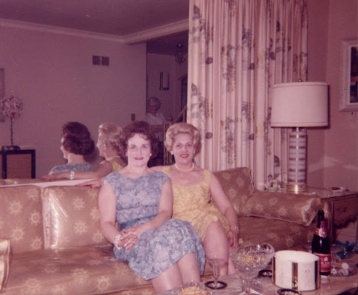 61 Snapshots Document Everyday Life of Middle-Aged Americans in the 1960s