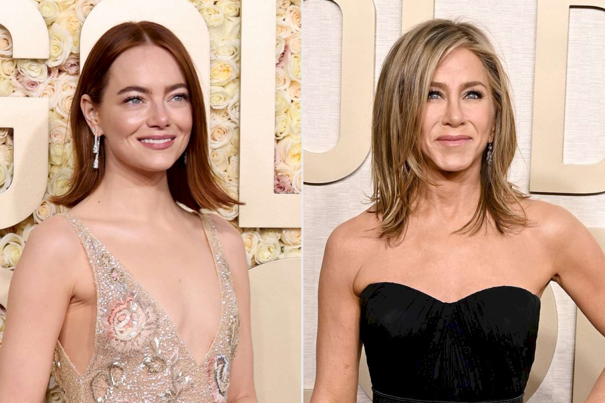 Emma Stone Gushes Over Jennifer Aniston's Scent (and We Predict It's This): 'Is That What You Smell Like?'
