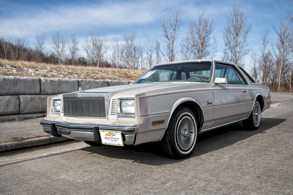 The 1980 Chrysler Cordoba, a stylish and elegant personal luxury coupe, represents a significant moment in the history of American automobiles.