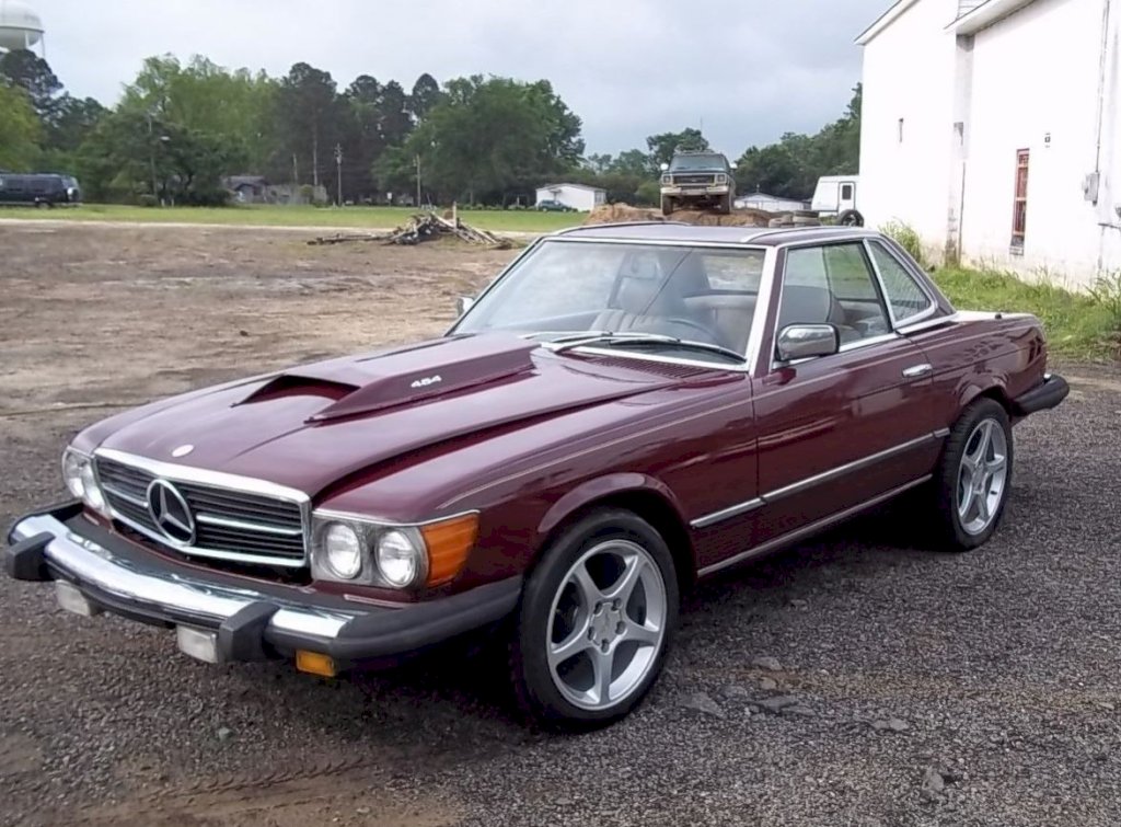 The 1979 Mercedes-Benz 450SL remains a popular choice among classic car enthusiasts and collectors, thanks to its timeless design, luxurious features, and reliable performance. 