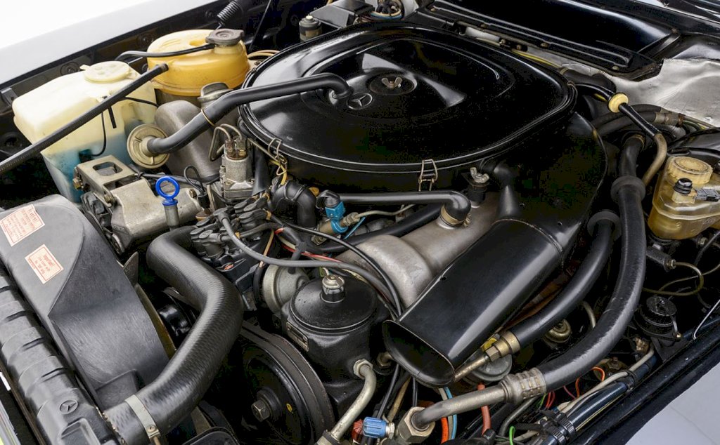 Under the hood, the 1979 450SL was powered by a 4.5-liter V8 engine that produced 225 horsepower and 278 lb-ft of torque. 