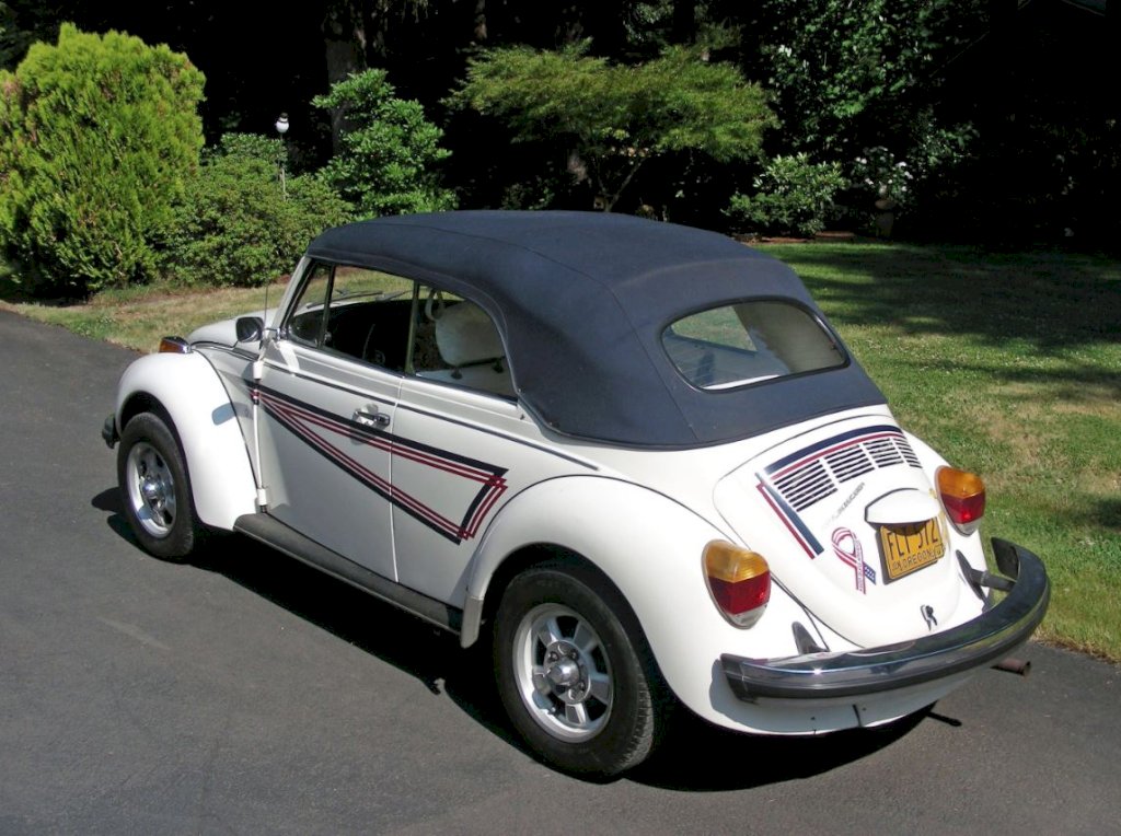 The 1976 Volkswagen Beetle featured a timeless design that remained largely unchanged throughout the car's production run.