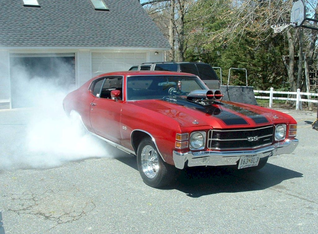 In drag racing, the Chevelle SS could be outfitted with various performance-enhancing components, such as high-performance tires, suspension upgrades, and weight-reducing modifications. 