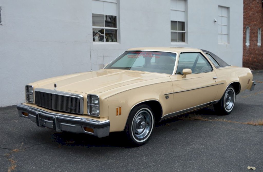 The 1977 Chevrolet Malibu Classic had been transformed from a neglected shell of its former self into a shining example of automotive art.