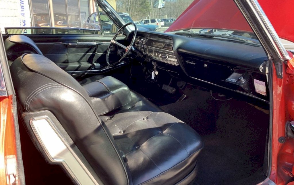 The 1963 Cadillac Series 62 provided ample seating for up to six passengers, with plenty of legroom and headroom in both the front and rear seats.