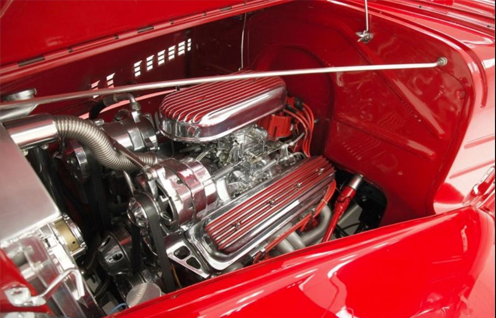  The car was equipped with a 216.5 cubic inch (3.5 L) inline-six engine, which was capable of producing 85 horsepower. 