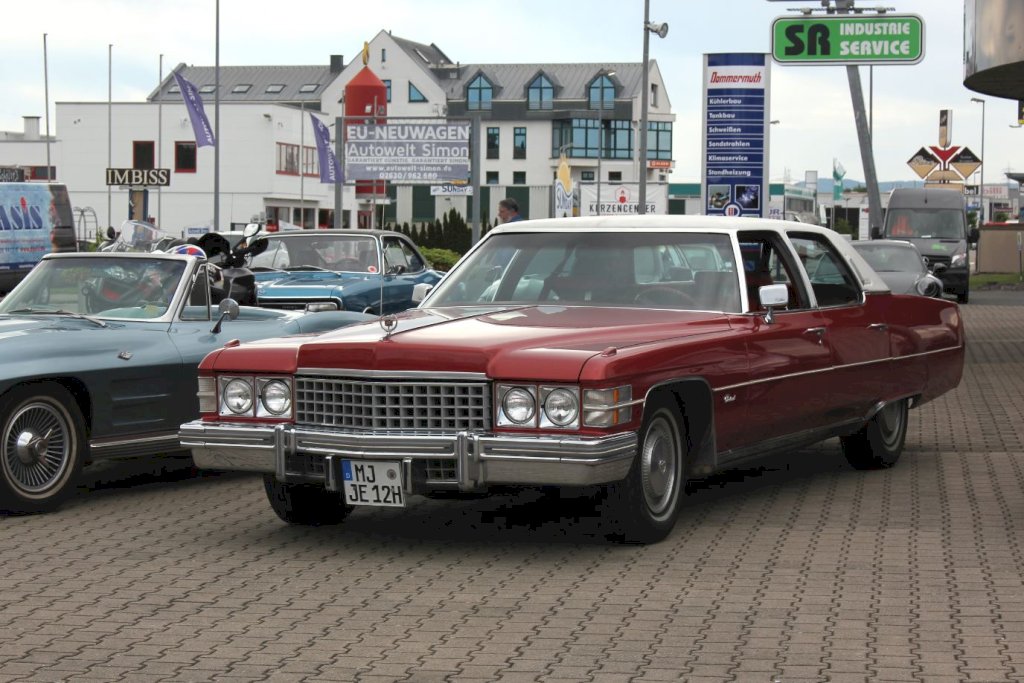 The 1973 Cadillac Fleetwood received a generally positive market reception upon its release.