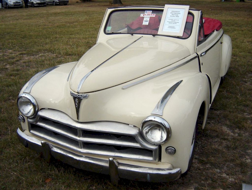 The-1953-Peugeot-203