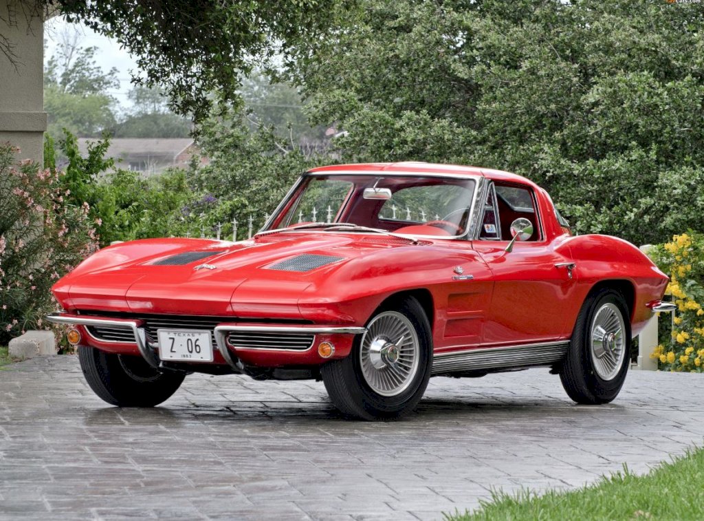 1963-Chevrolet-Corvette-Sting-Ray
