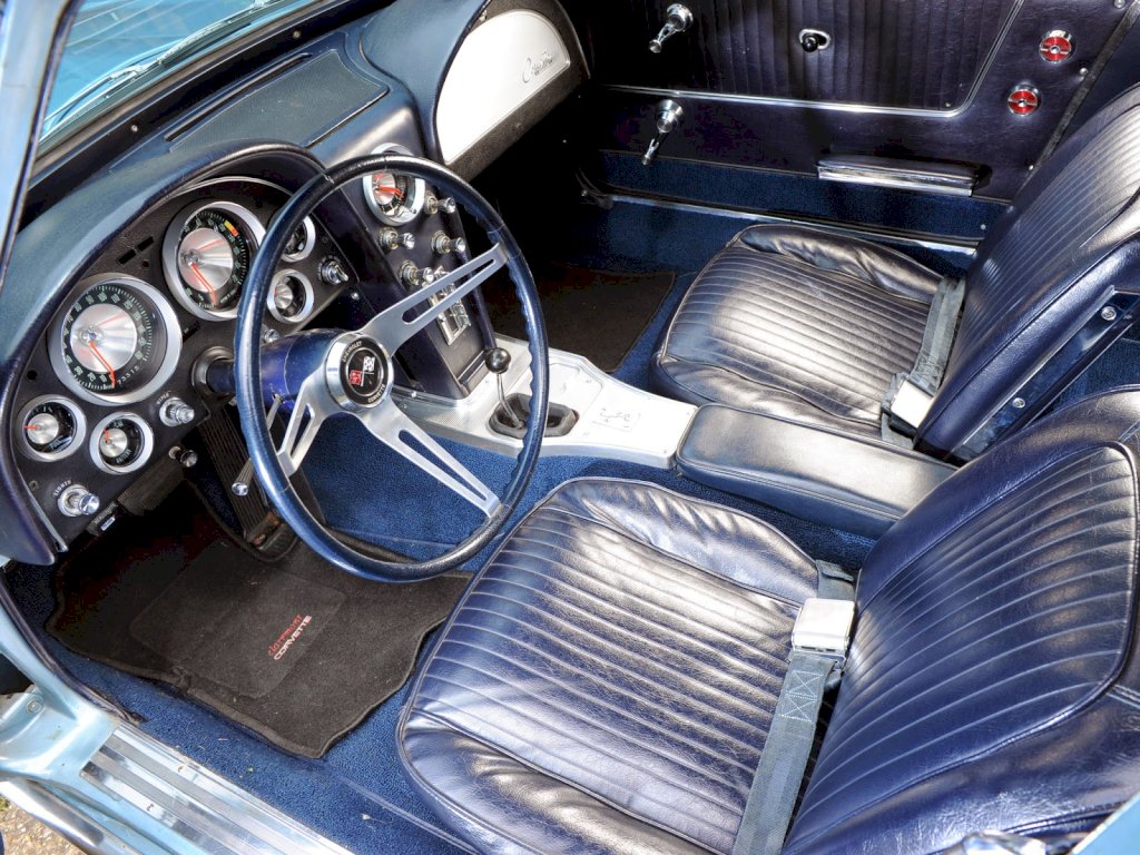 1963-Chevrolet-Corvette-Sting-Ray