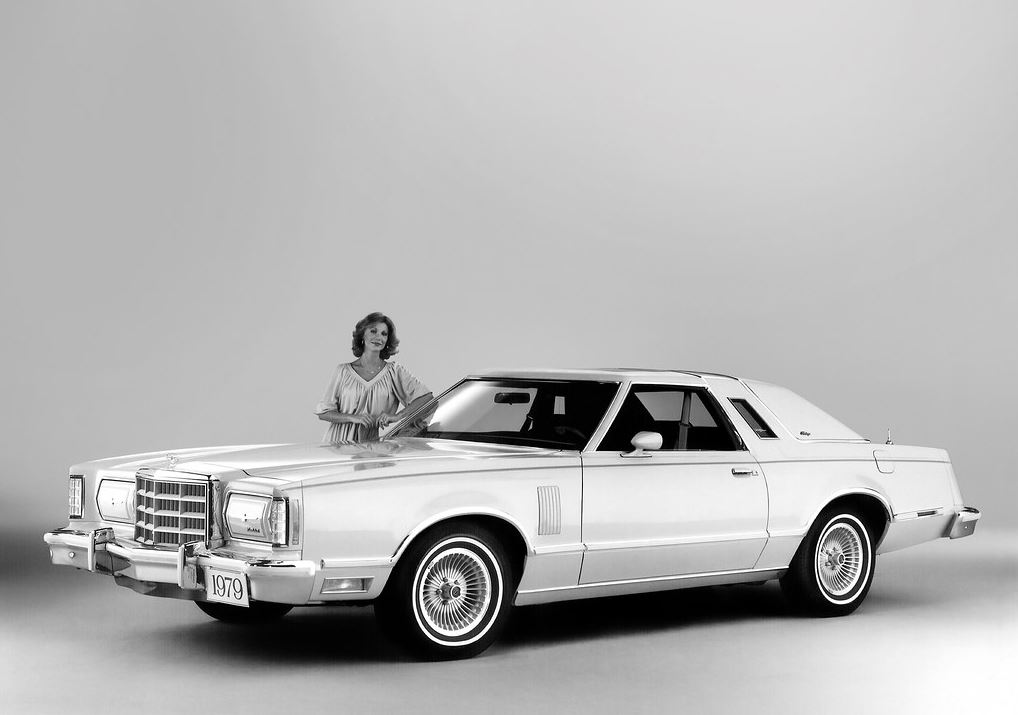 El Ford Thunderbird de 1979 marcó el comienzo de la séptima generación del automóvil, que abarcó de 1977 a 1979. 