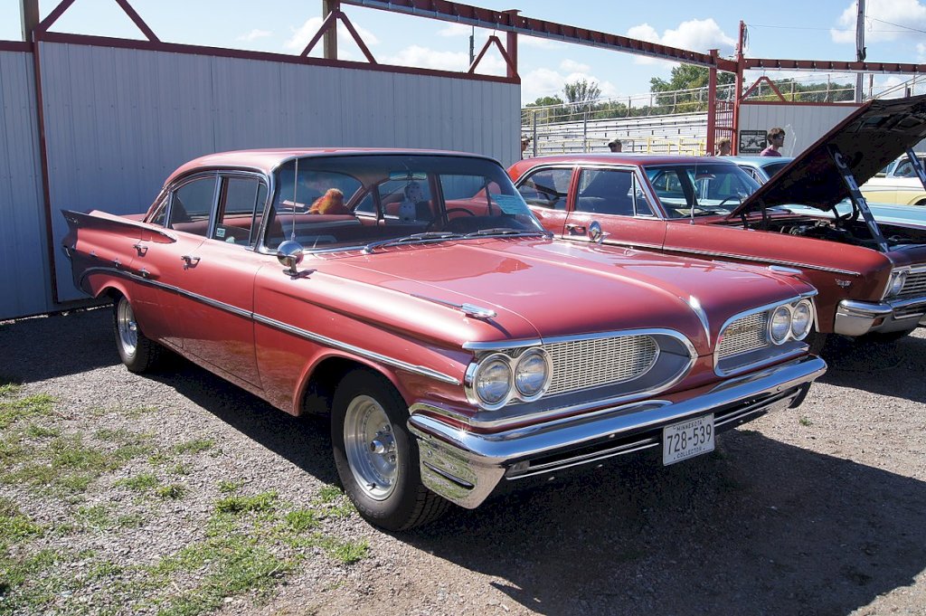 the-Pontiac-Star-Chief-1954-1966