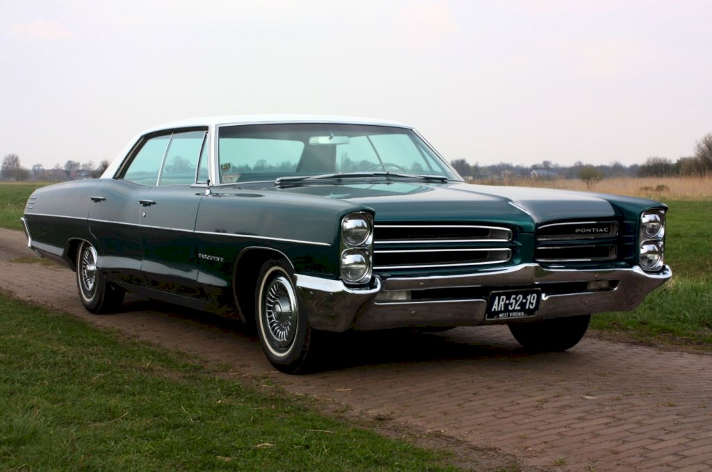 the-Pontiac-Star-Chief-1954-1966